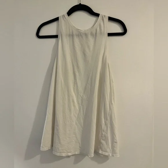 Lululemon tank - Picture 1 of 3